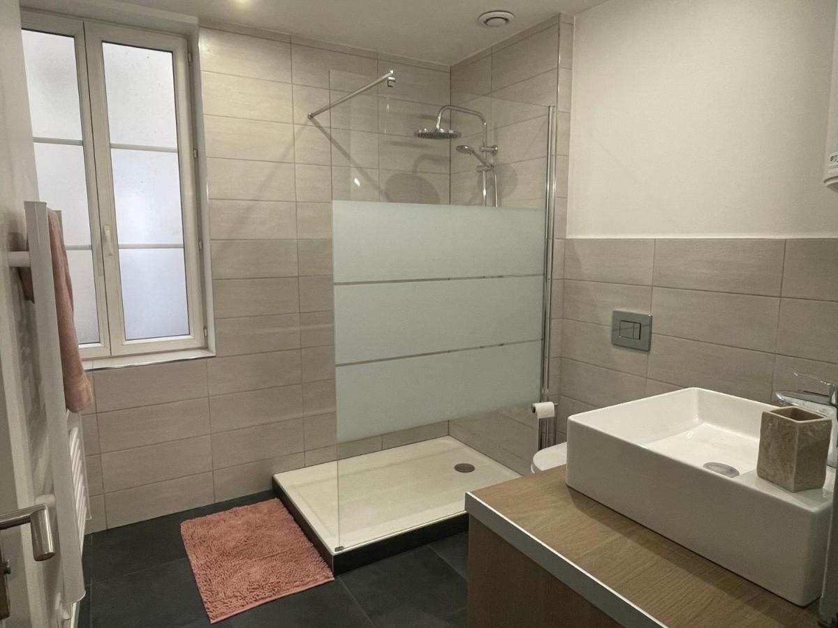 Appartement Au Calme Idealement Place A Macon. Exterior photo