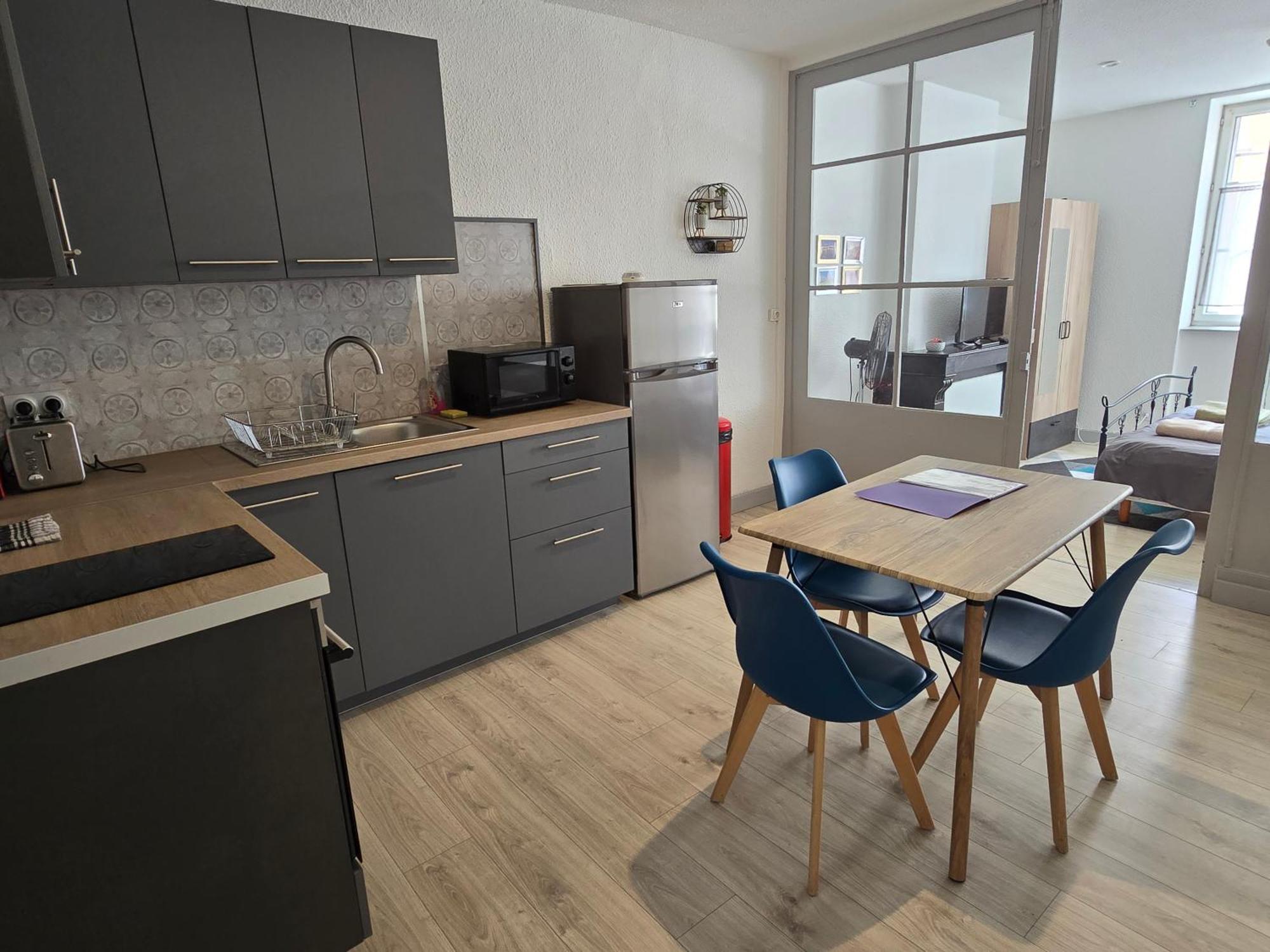 Appartement Au Calme Idealement Place A Macon. Exterior photo