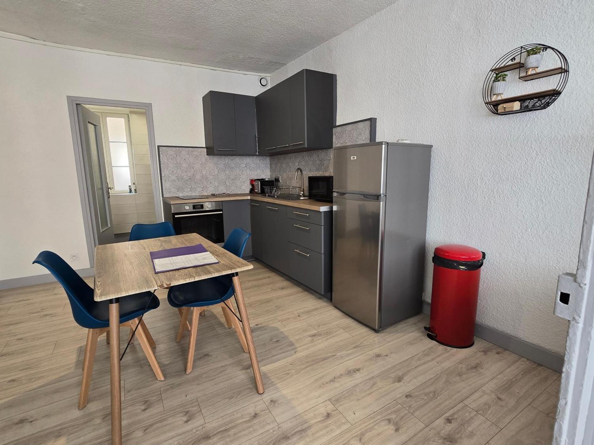 Appartement Au Calme Idealement Place A Macon. Exterior photo